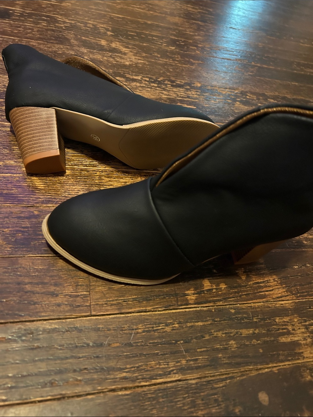 Womens Black Wrap Front Booties - Picture 2 of 5